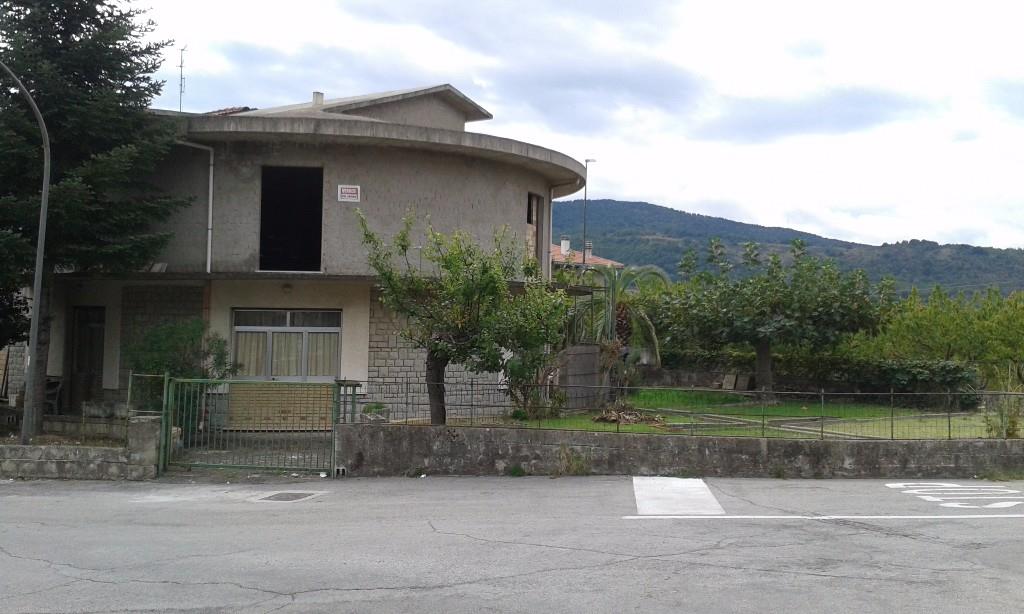 casa indipendente in vendita a Gissi
