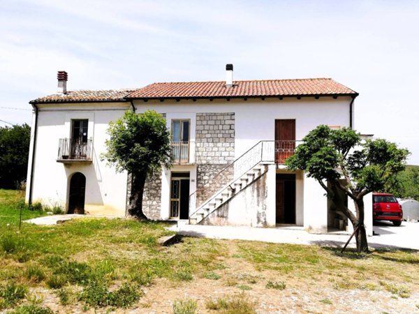 casa indipendente in vendita a Gissi in zona Pianospedale