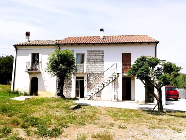 casa indipendente in vendita a Gissi in zona Pianospedale