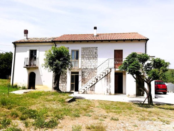 casa indipendente in vendita a Gissi in zona Pianospedale