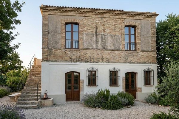 casa indipendente in vendita a Gissi in zona Tratturo