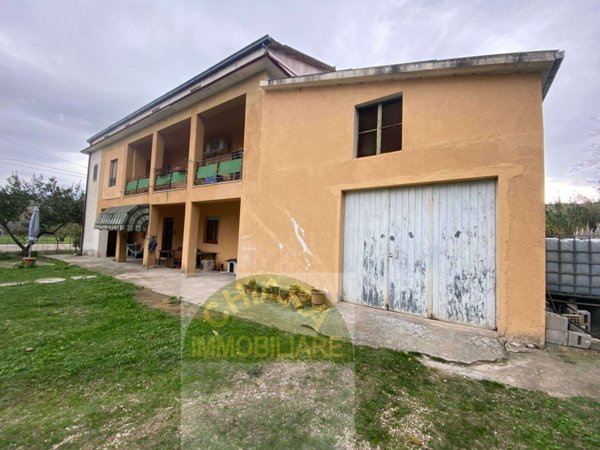 casa indipendente in vendita a Gissi in zona Localita' Rosario