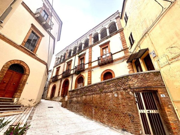 intera palazzina in vendita a Gissi in zona Localita' Rosario