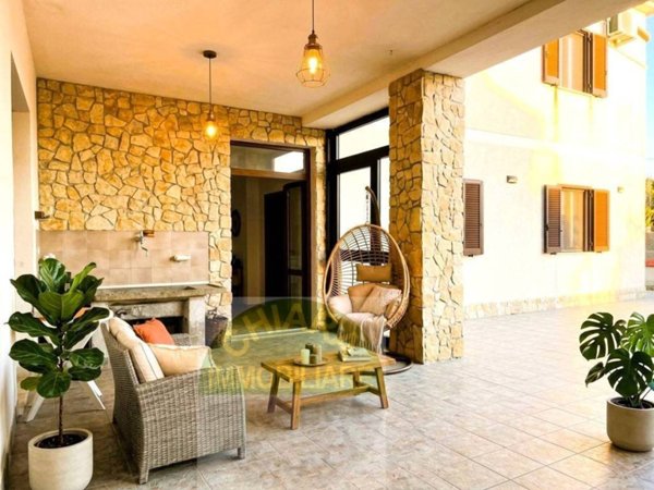 casa indipendente in vendita a Gissi in zona Tratturo