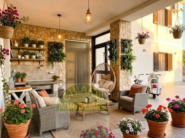casa indipendente in vendita a Gissi in zona Tratturo