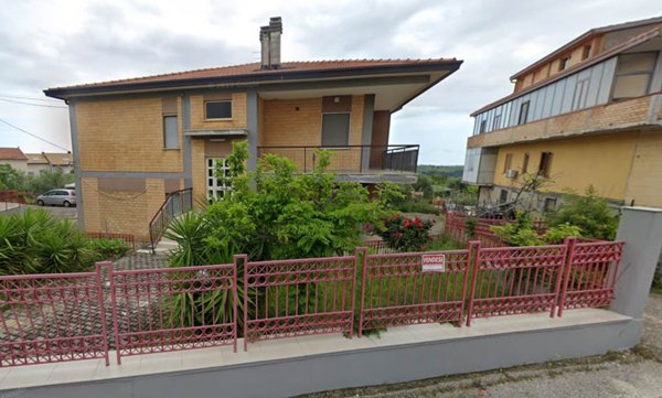 casa indipendente in vendita a Giuliano Teatino