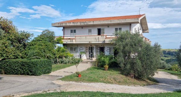 casa indipendente in vendita a Giuliano Teatino