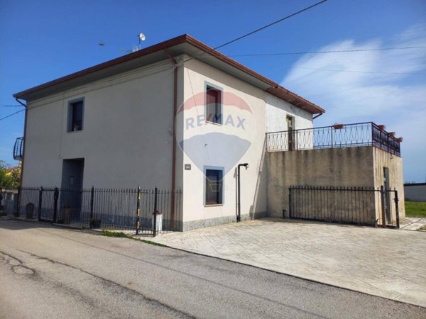 casa indipendente in vendita a Giuliano Teatino in zona San Rocco