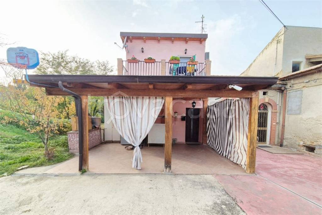 casa indipendente in vendita a Giuliano Teatino