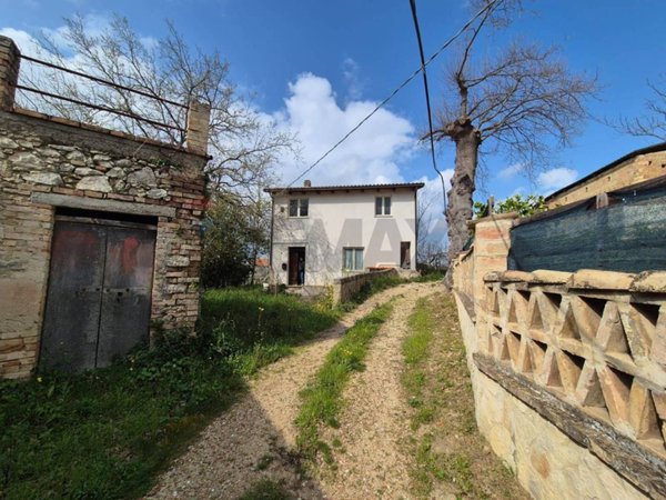 casa indipendente in vendita a Giuliano Teatino