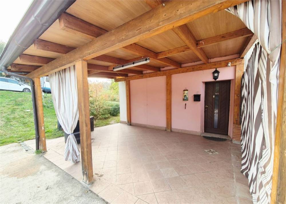 casa indipendente in vendita a Giuliano Teatino