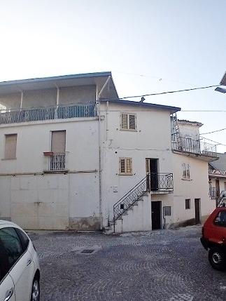 esavano in vendita a Guardiagrele in zona Caporosso