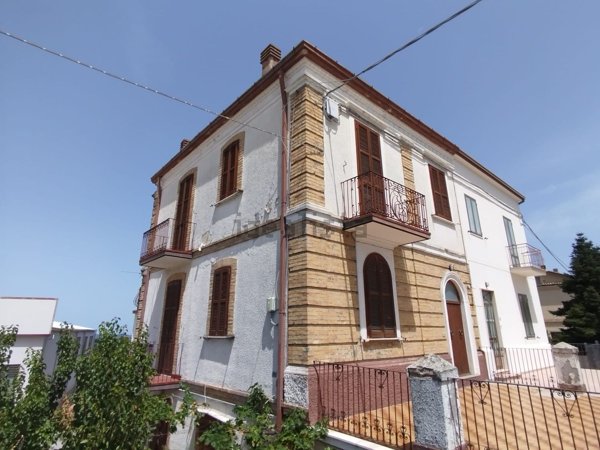 casa indipendente in vendita a Guardiagrele in zona Colle Luna
