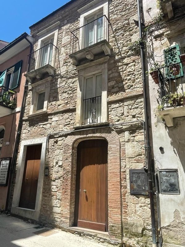 casa indipendente in vendita a Guardiagrele in zona Colle Luna