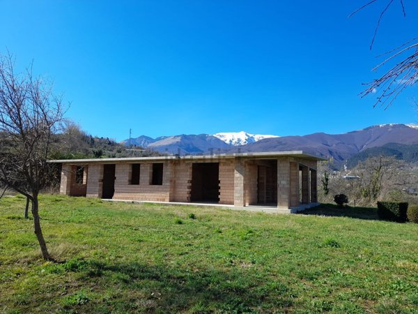casa indipendente in vendita a Guardiagrele