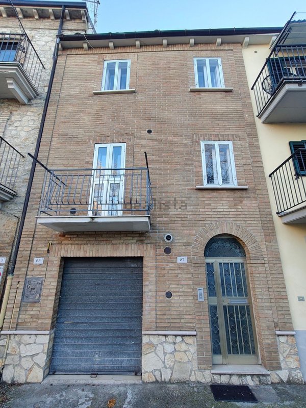 casa indipendente in vendita a Guardiagrele in zona Colle Luna