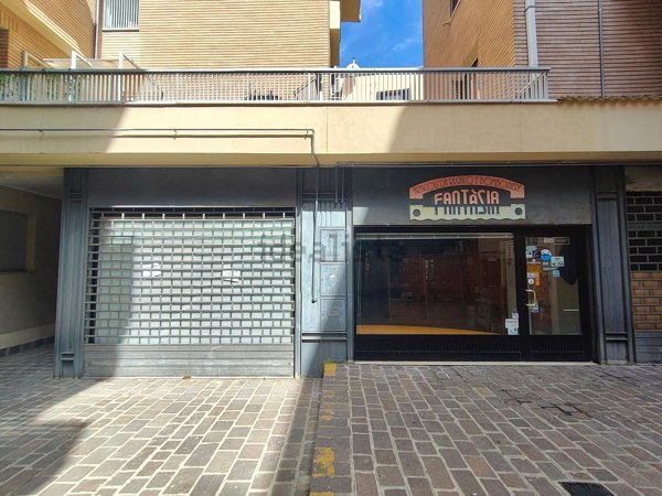 locale commerciale in vendita a Guardiagrele in zona Colle Luna