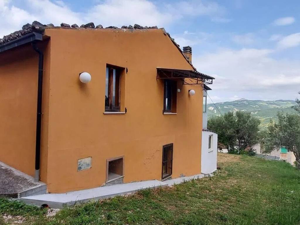 casa indipendente in vendita a Lama dei Peligni