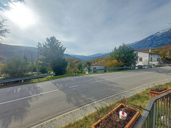 casa indipendente in vendita a Lama dei Peligni