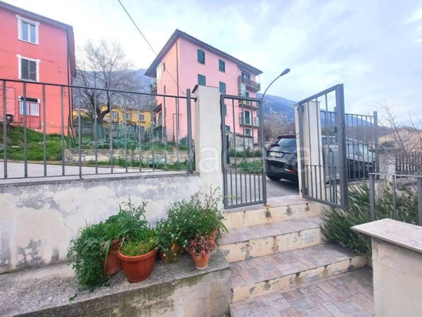 casa indipendente in vendita a Lama dei Peligni