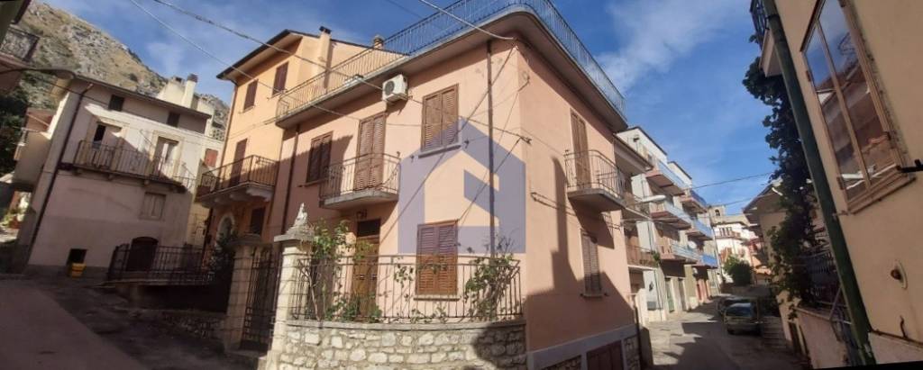 casa indipendente in vendita a Lama dei Peligni