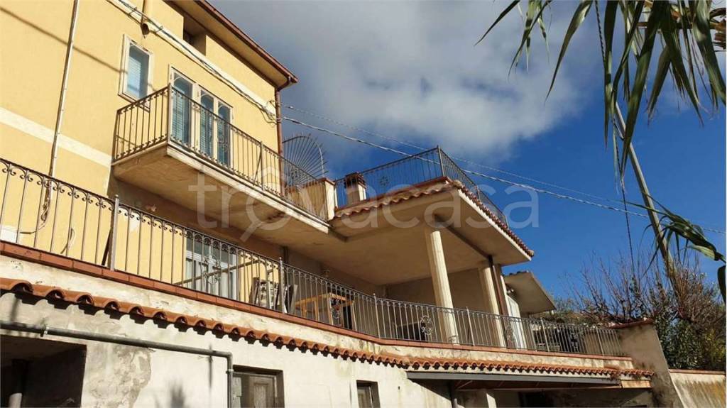 appartamento in vendita a Lama dei Peligni in zona Fonterossi