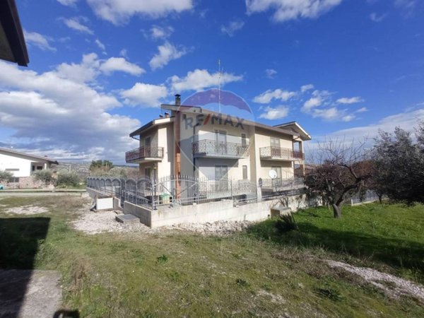 casa indipendente in vendita a Lanciano in zona Sant'Onofrio