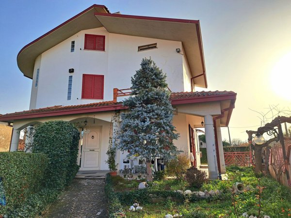 casa indipendente in vendita a Lanciano in zona Villa Andreoli