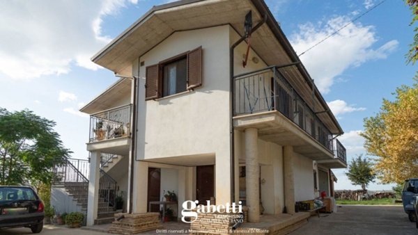 casa indipendente in vendita a Lanciano in zona Madonna del Carmine
