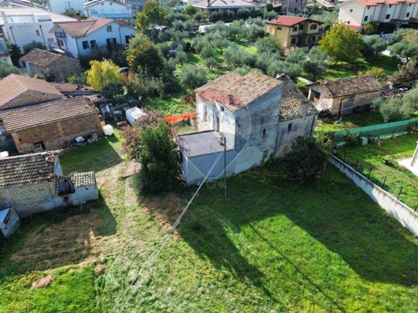 casa indipendente in vendita a Lanciano in zona Serroni