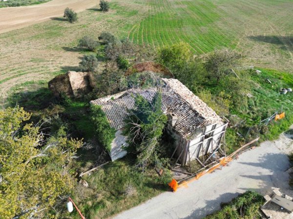casa indipendente in vendita a Lanciano in zona Follani