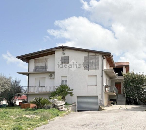 casa indipendente in vendita a Lanciano in zona Iconicella