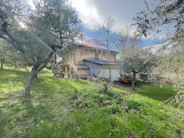casa indipendente in vendita a Lanciano in zona Santa Maria dei Mesi