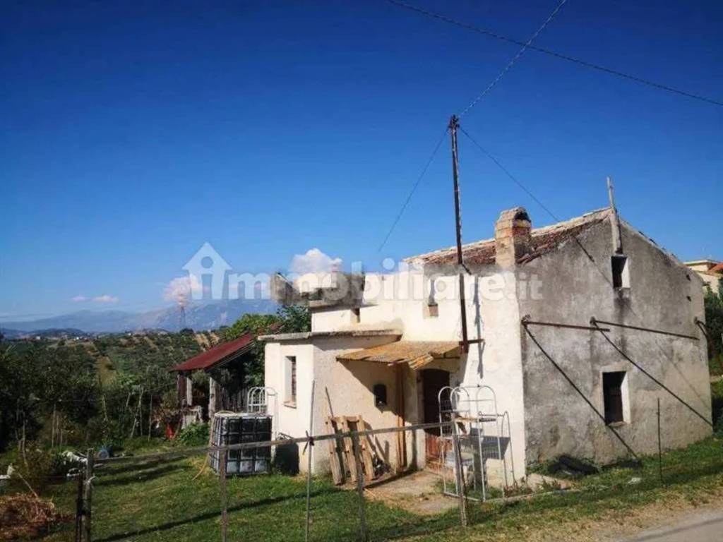 casa indipendente in vendita a Lanciano in zona Rizzacorno