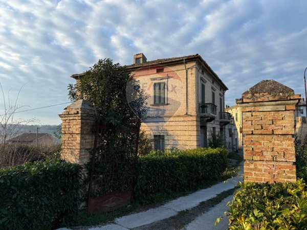 casa indipendente in vendita a Lanciano in zona Santa Liberata