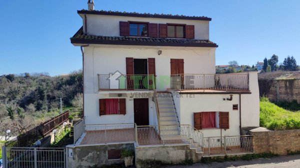casa indipendente in vendita a Lanciano in zona Santa Giusta