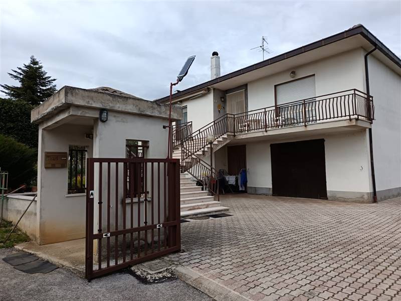 casa indipendente in vendita a Lanciano in zona Marcianese