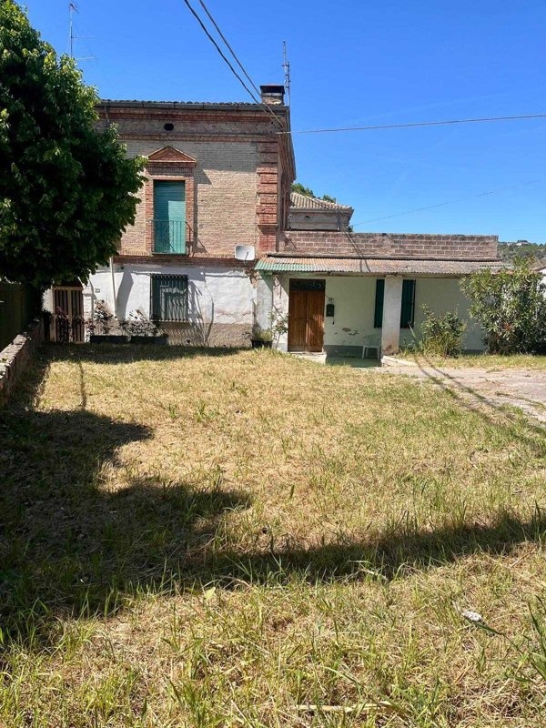casa indipendente in vendita a Lanciano in zona San Iorio