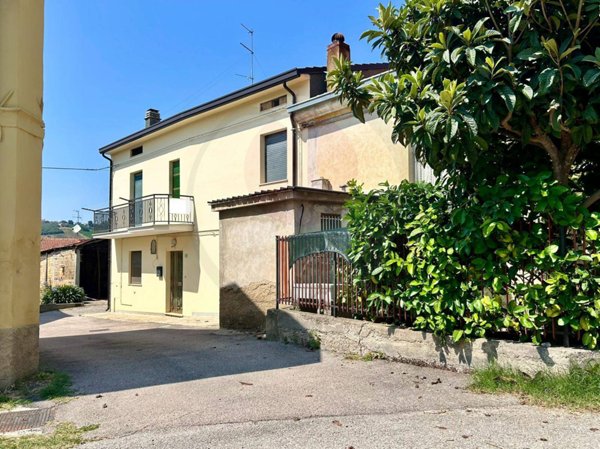 casa semindipendente in vendita a Lanciano in zona San Iorio