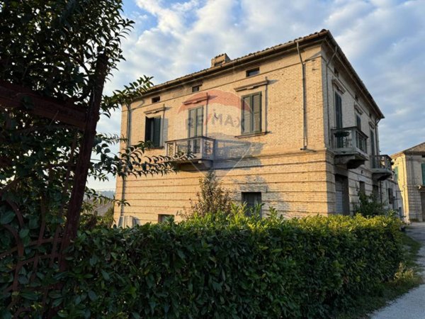 casa indipendente in vendita a Lanciano in zona Santa Liberata