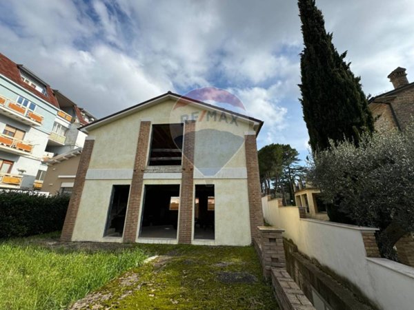 casa indipendente in vendita a Lanciano