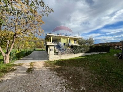 casa indipendente in vendita a Lanciano