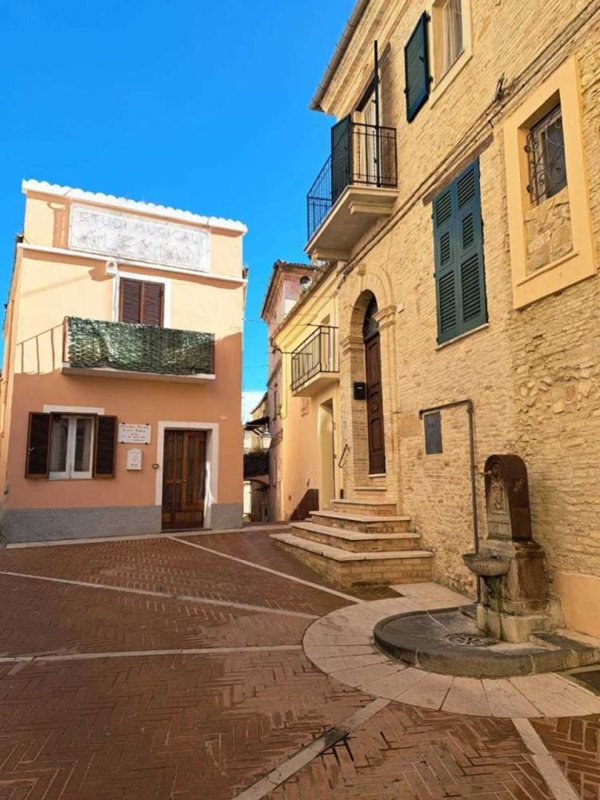 casa indipendente in vendita a Lanciano