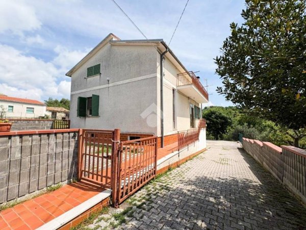 casa indipendente in vendita a Lanciano in zona Rizzacorno