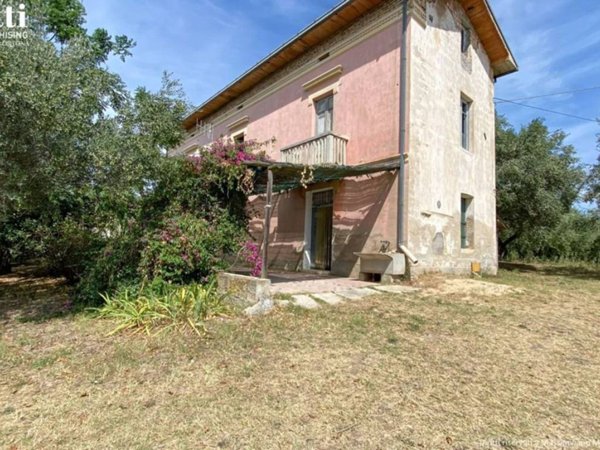 casa indipendente in vendita a Lanciano in zona Sant'Onofrio