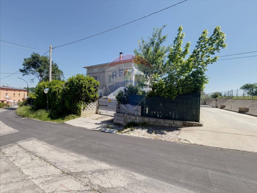 casa indipendente in vendita a Lanciano in zona Follani