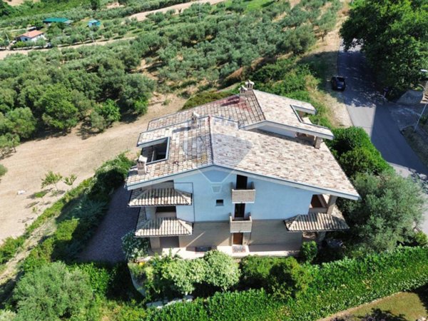 casa indipendente in vendita a Lanciano in zona Torre Marino