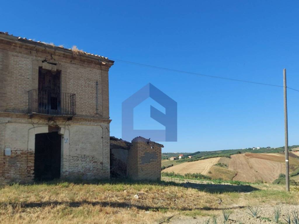 casa indipendente in vendita a Lanciano in zona Sant'Onofrio
