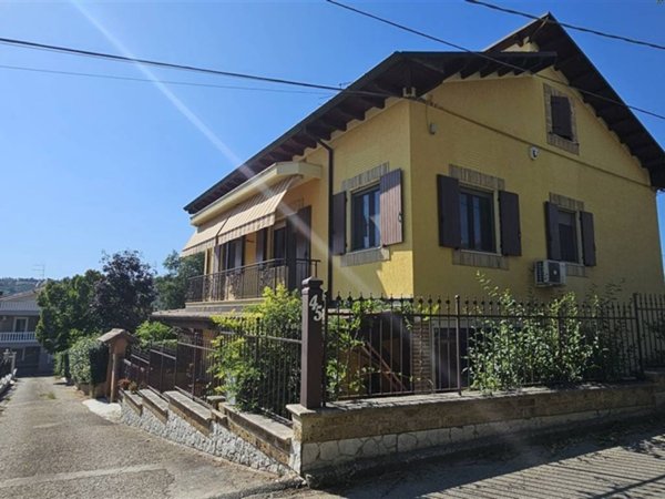 casa indipendente in vendita a Lanciano in zona San Iorio