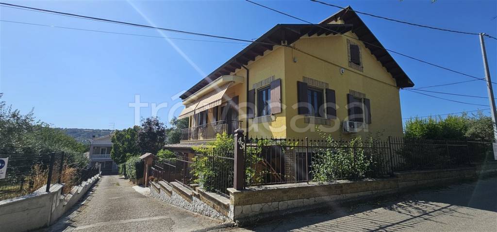 casa indipendente in vendita a Lanciano in zona San Iorio